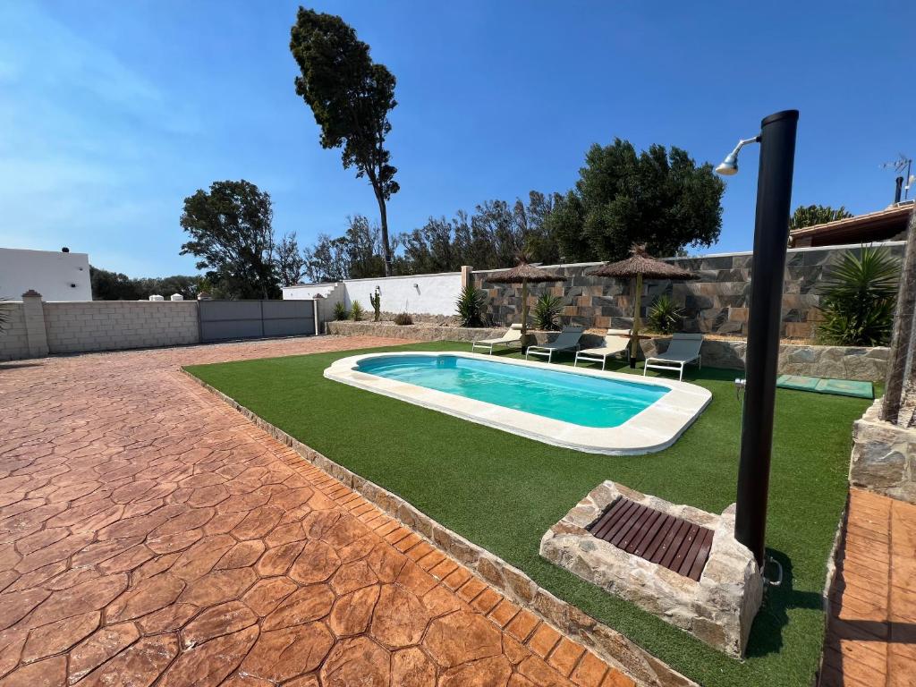 Bazén v ubytování BAMBÚ · Casa rural en Vejer con piscina privada nebo v jeho okolí