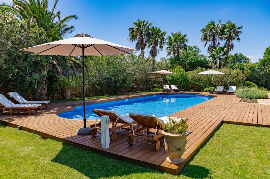 Photo de la galerie de l'établissement Superbe Villa, Piscine chauffée, jardin, climatisée, proche du village, au Plan-de-la-Tour