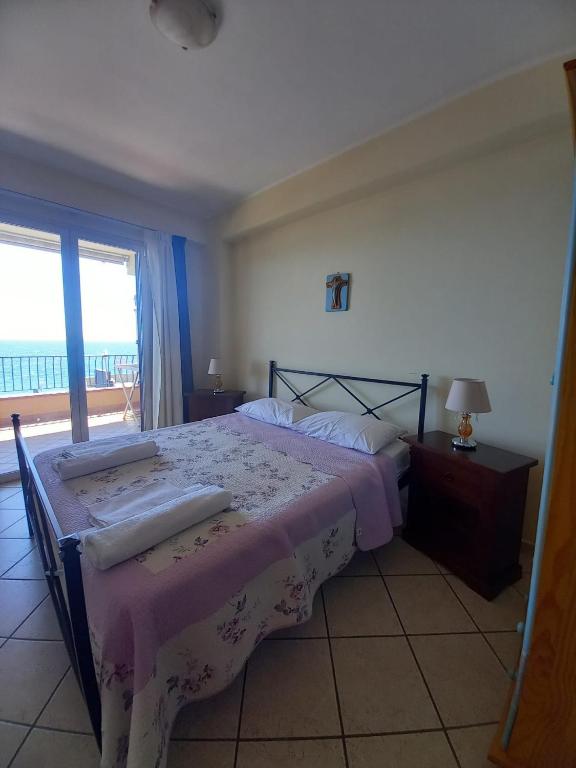 B&B La Sirena - Vierpersoonskamer Met Balkon