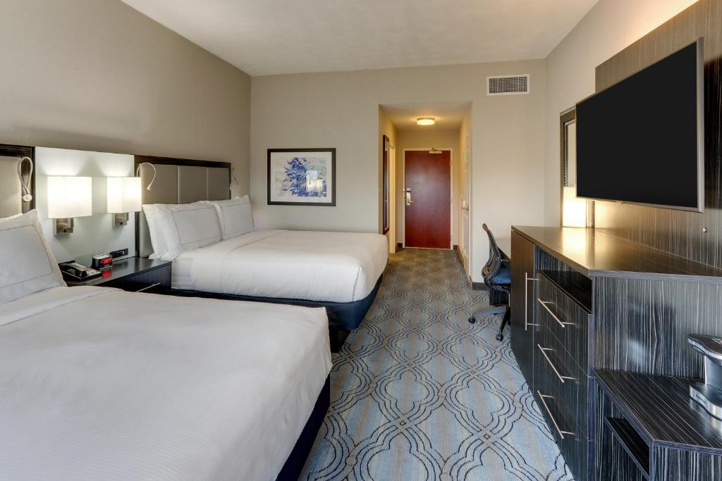 DoubleTree by Hilton St. Louis Forest Park - Habitación Queen Con Dos Camas Queen Con Vista