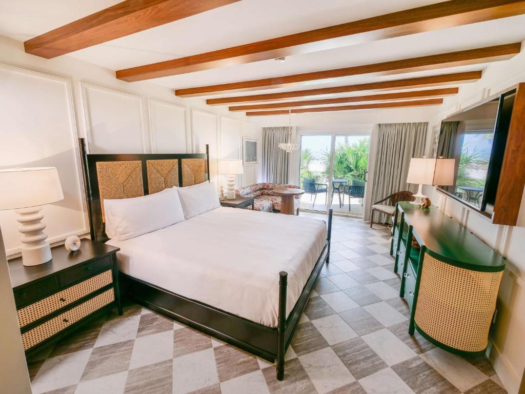 Casa Marina Key West, Curio Collection by Hilton - Ocean View Suite With Lanai Patio