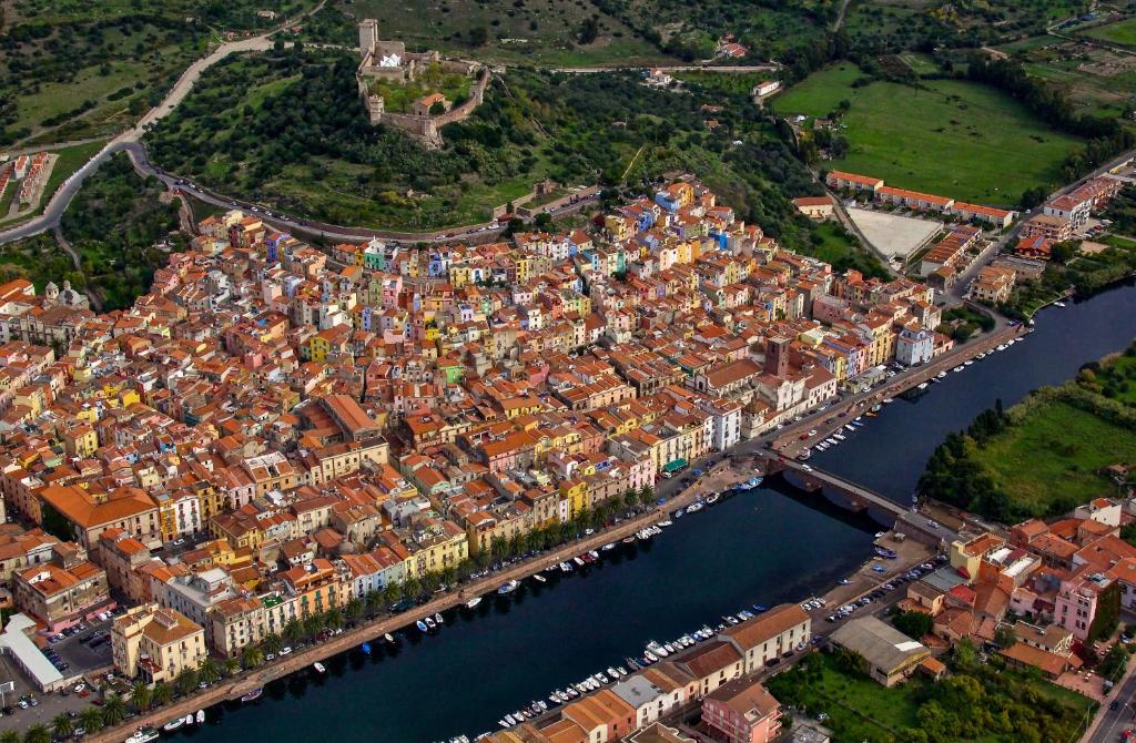 Residenza Deriu a Bosa - Moderni appartamenti centrali