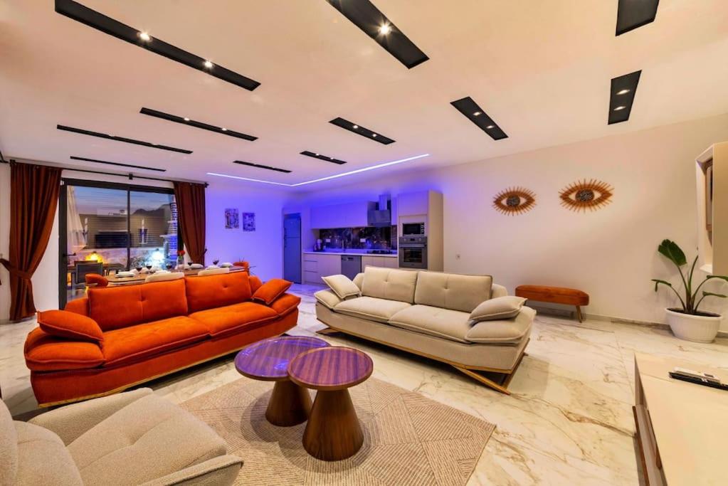 Posezení v ubytování Lüks Ve Benzersiz Villa Fıroza 3