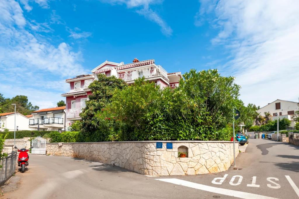 Budova, kde se apartmán nachází
