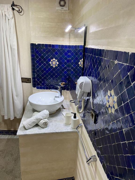 Riad Gharnata - Large Double Room