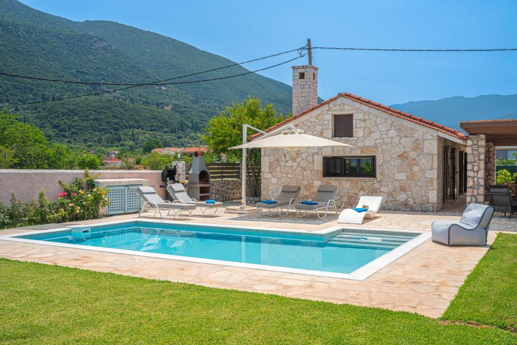 Bazén v ubytování Τheano Villa nebo v jeho okolí