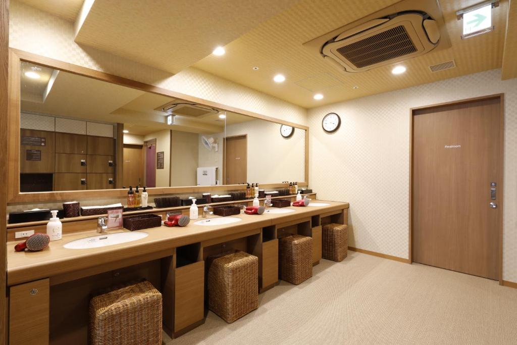 Kuchyň nebo kuchyňský kout v ubytování Dormy Inn Maebashi