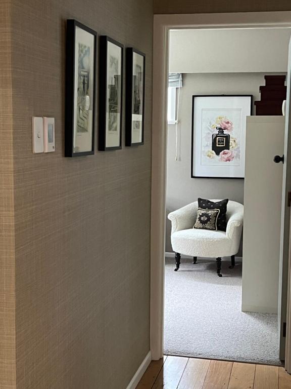 Cone Hill Farmstay - with bush and river walks - 80 sqm self contained - Resim 14