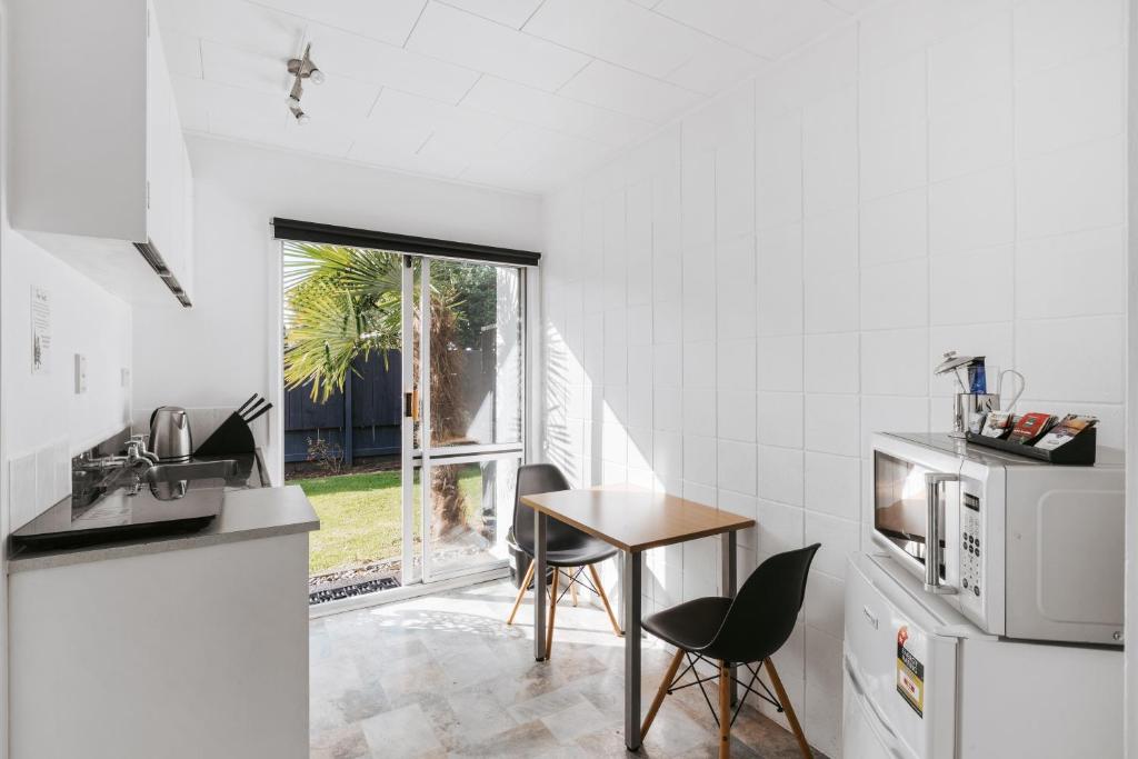 Roselands Motel - Resim 12