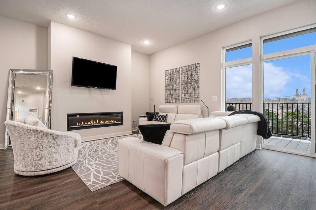 Modern 3-Story Townhome, Omaha (updated prices 2026)