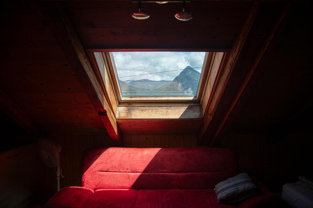 Ein allgemeiner Bergblick oder ein Berglick von der Ferienwohnung aus