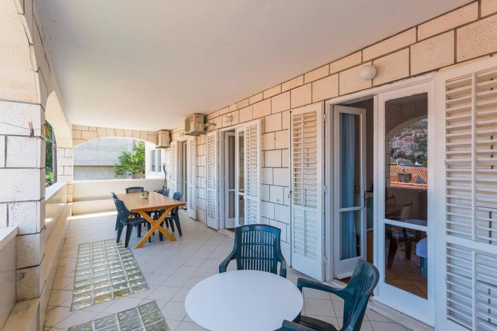 4 Bedroom Apartment With Terrace