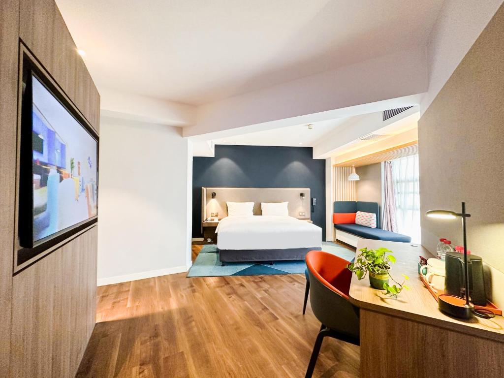 Holiday Inn Express Tianjin Airport East, an IHG Hotel - King Suite