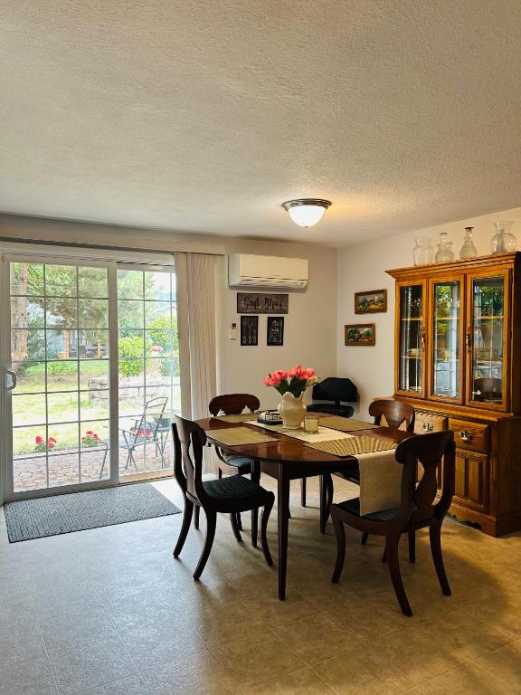 Fotografie z fotogalerie ubytování Emerald City 3 Bedroom 1 bath Home v destinaci Eugene
