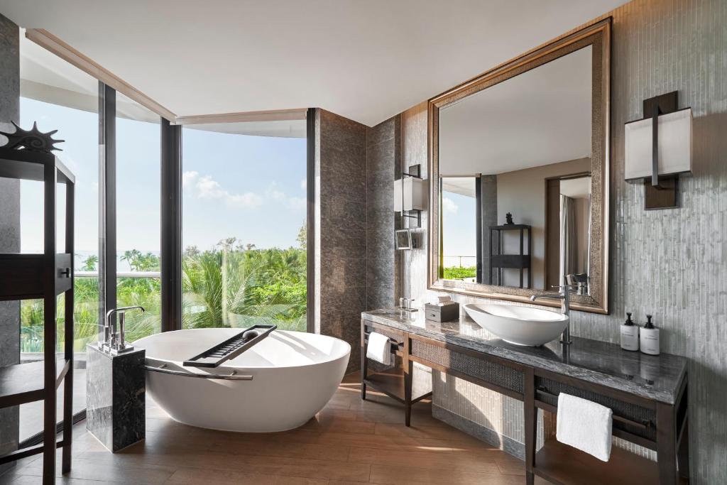 Suite Junior Có Giường Cỡ King, Sân Hiên Và Tầm Nhìn Ra Biển
