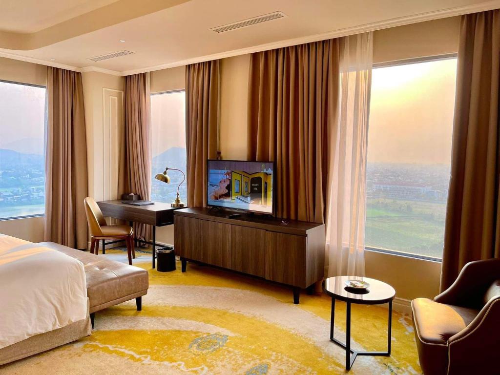 Phòng Luxury Giường Đôi + Xe Đưa Đón Miễn Phí Đến Trung Tâm Thành Phố