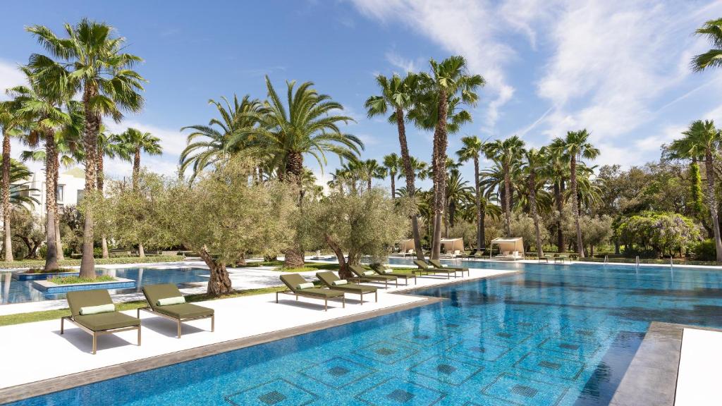 Bazén v ubytování The Ritz-Carlton Rabat, Dar Es Salam nebo v jeho okolí