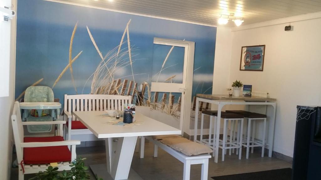 Galeriebild der Unterkunft Familien- und Aparthotel Strandhof in Tossens