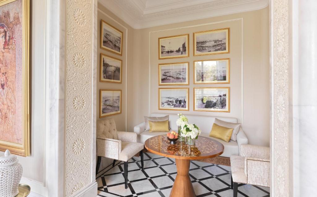 Posezení v ubytování The Ritz-Carlton Rabat, Dar Es Salam