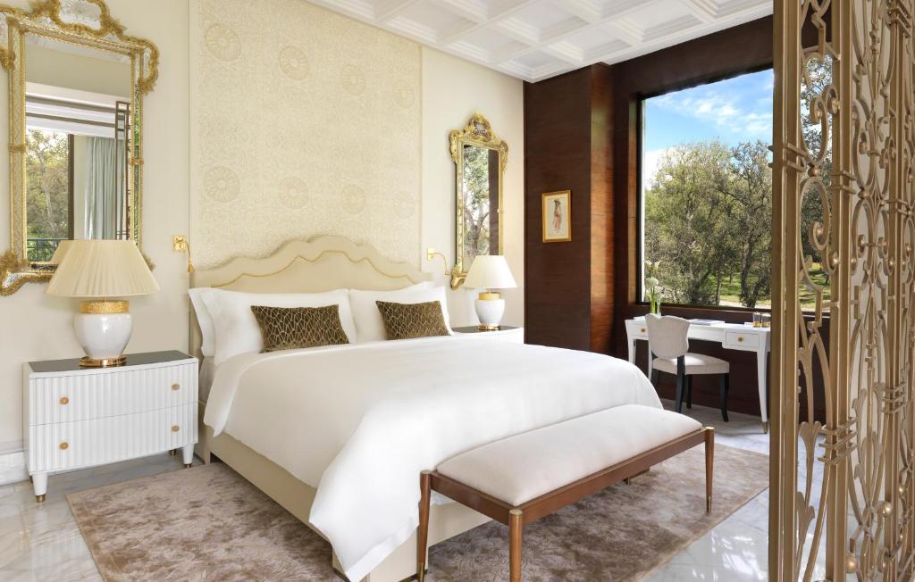 Postel nebo postele na pokoji v ubytování The Ritz-Carlton Rabat, Dar Es Salam