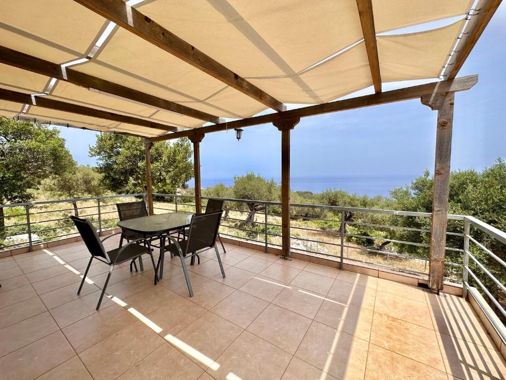 Balkón nebo terasa v ubytování Trikoupis Villa