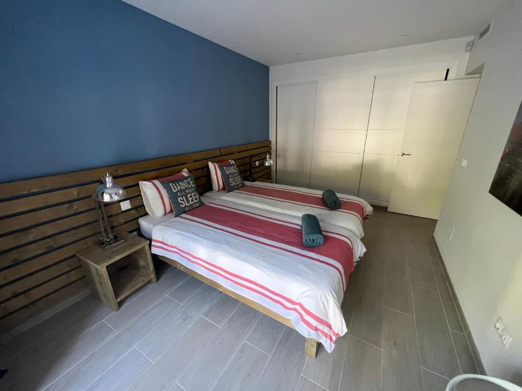 Posteľ alebo postele v izbe v ubytovaní Villa Ibiza Chic à Calahonda - Piscine et Proximité Plage