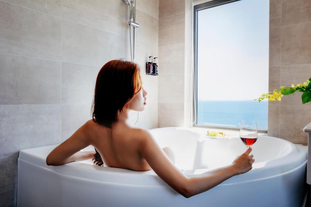Khách lưu trú tại Avari Hotel