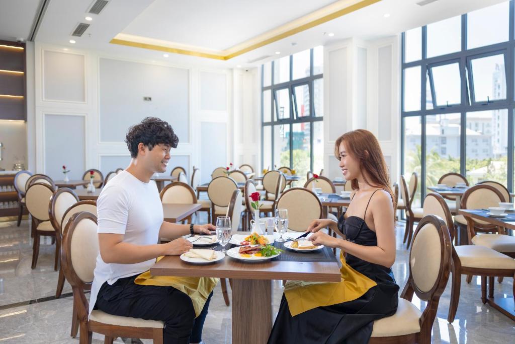 Khách lưu trú tại Avari Hotel