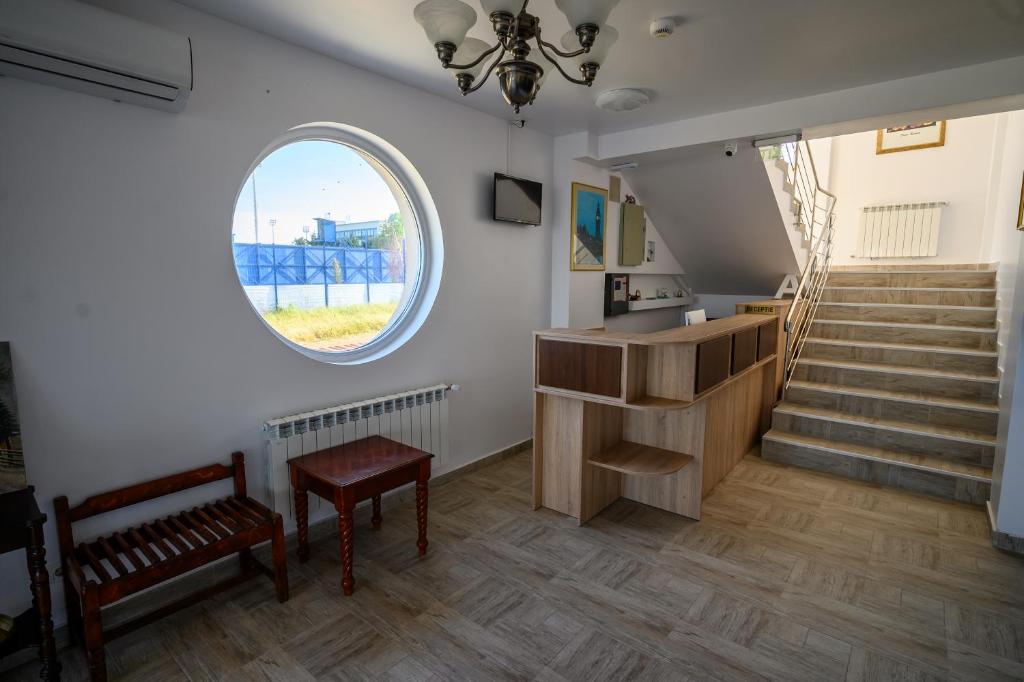 TV a/nebo společenská místnost v ubytování Hotel Austin Ov