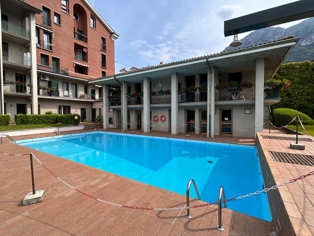 Bazén v ubytování Lake Como Serenity Suite nebo v jeho okolí