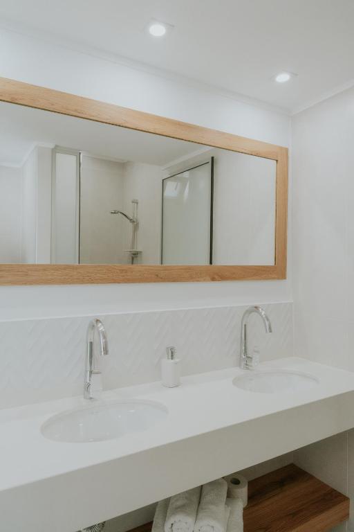 Sea Breeze Hotel - 9