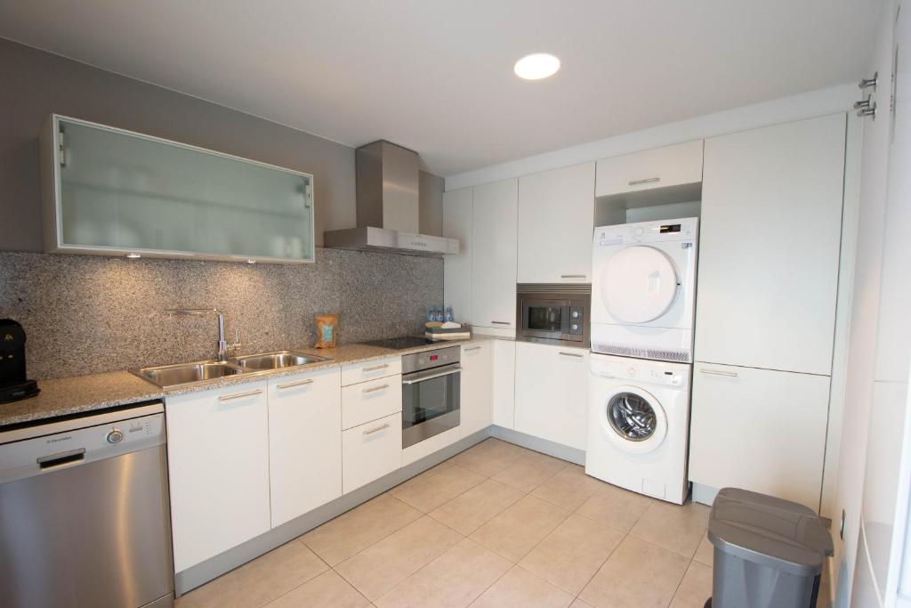 Apartaments Terraza Figueres - Three-Bedroom Apartment - High Floor