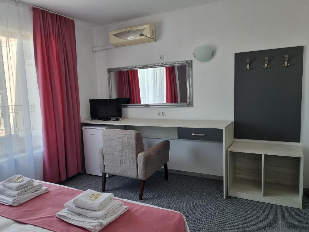 TV a/nebo společenská místnost v ubytování Dani beach Sozopol