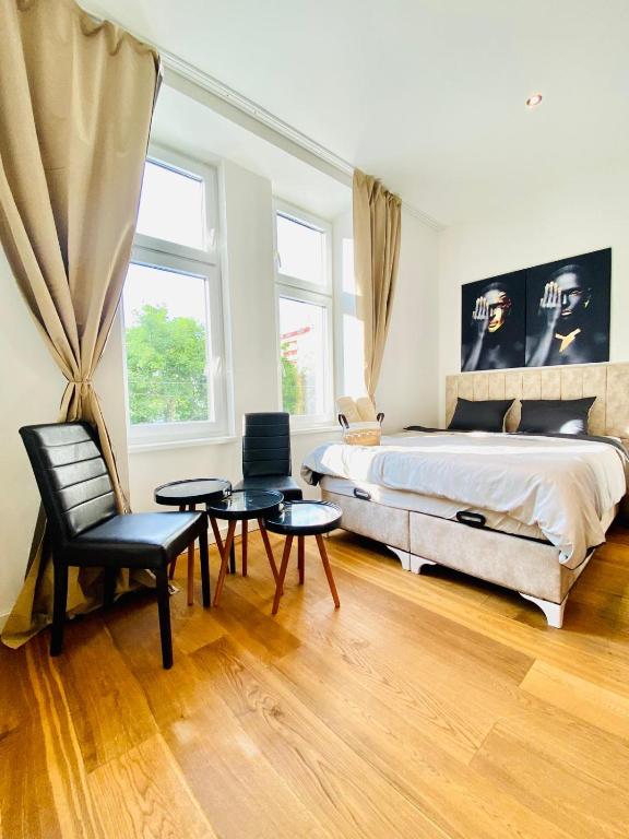 Elegant 2BR Apartment with Balcony Near Millennium City