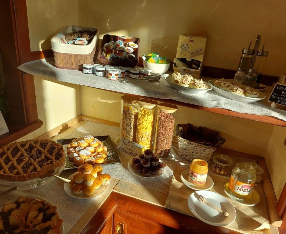 אפשרויות ארוחת הבוקר המוצעות לאורחים ב-Hotel Arcobaleno Siena