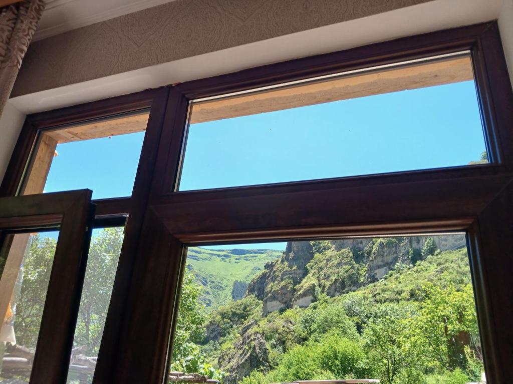 Nespecifikovaný výhled na hory nebo výhled na hory při pohledu z bed and breakfast