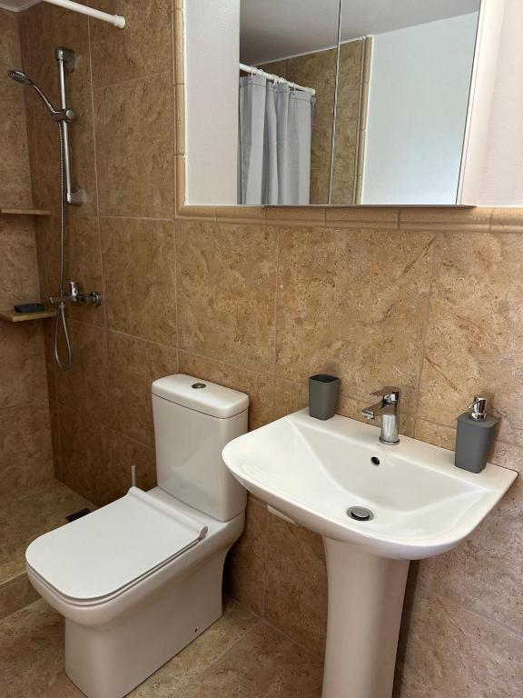 Kúpeľňa v ubytovaní Amoni Holiday Homes