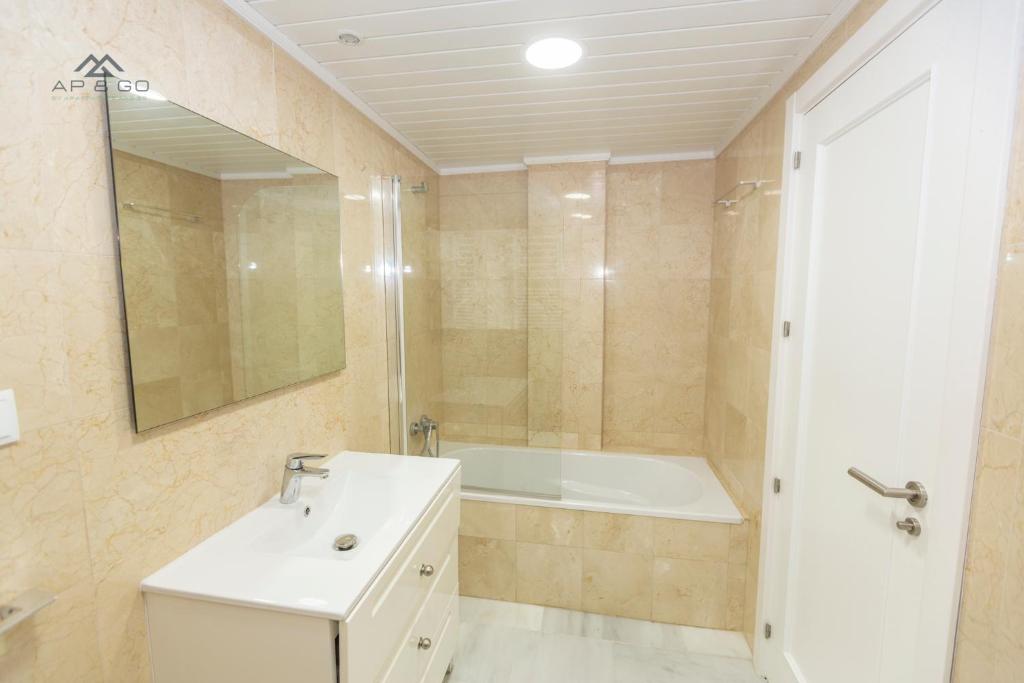 Fotografie z fotogalerie ubytování Deluxe apartment sea views La Herradura v destinaci La Herradura