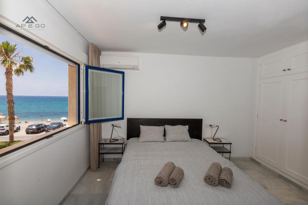 Fotografie z fotogalerie ubytování Deluxe apartment sea views La Herradura v destinaci La Herradura
