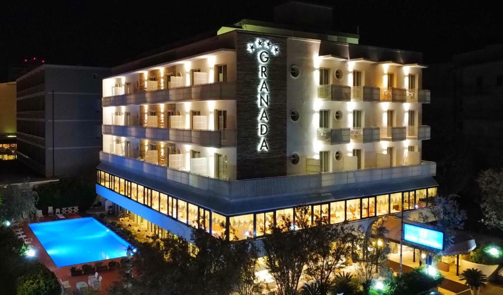Bazén v ubytování Hotel Granada nebo v jeho okolí