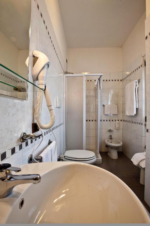 Koupelna v ubytování Hotel Nastro Azzurro