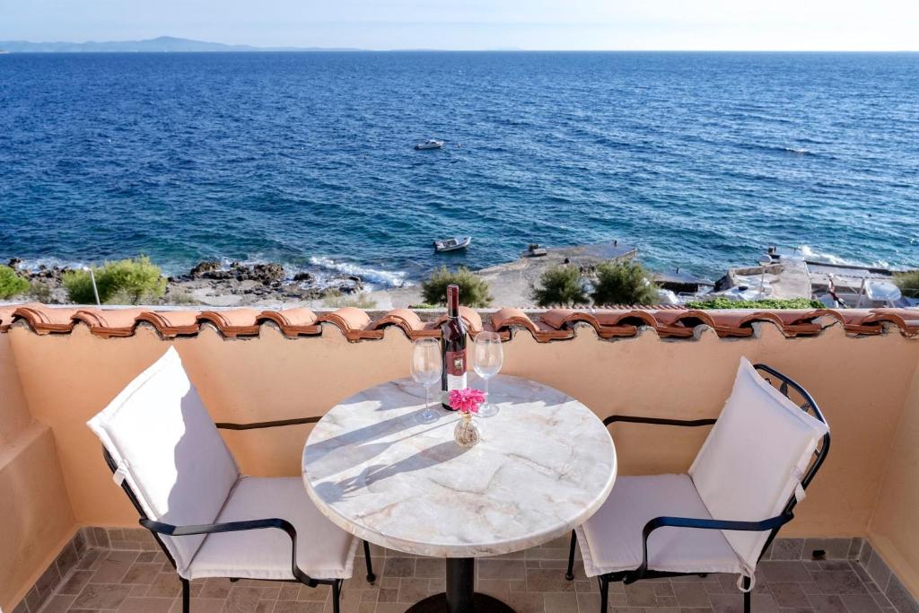 Apartments Spila Beach