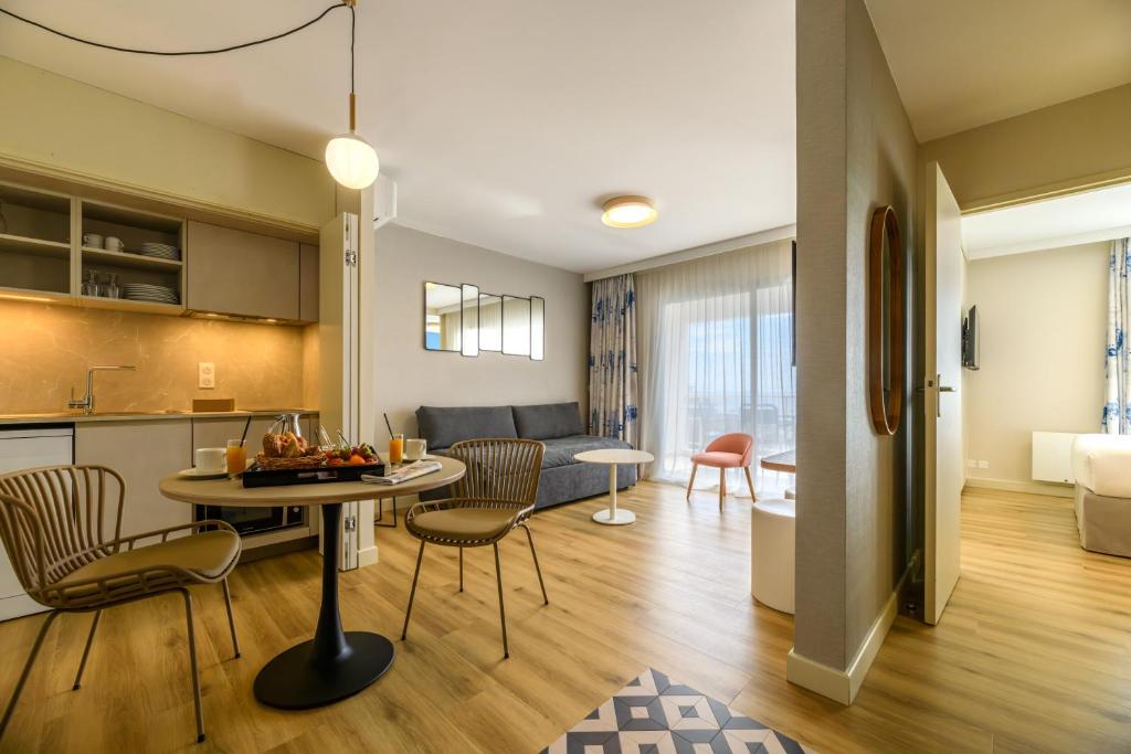 Residence de Tourisme Ajaccio Amirauté - Apartamento De Una Habitación Con Baño Separado