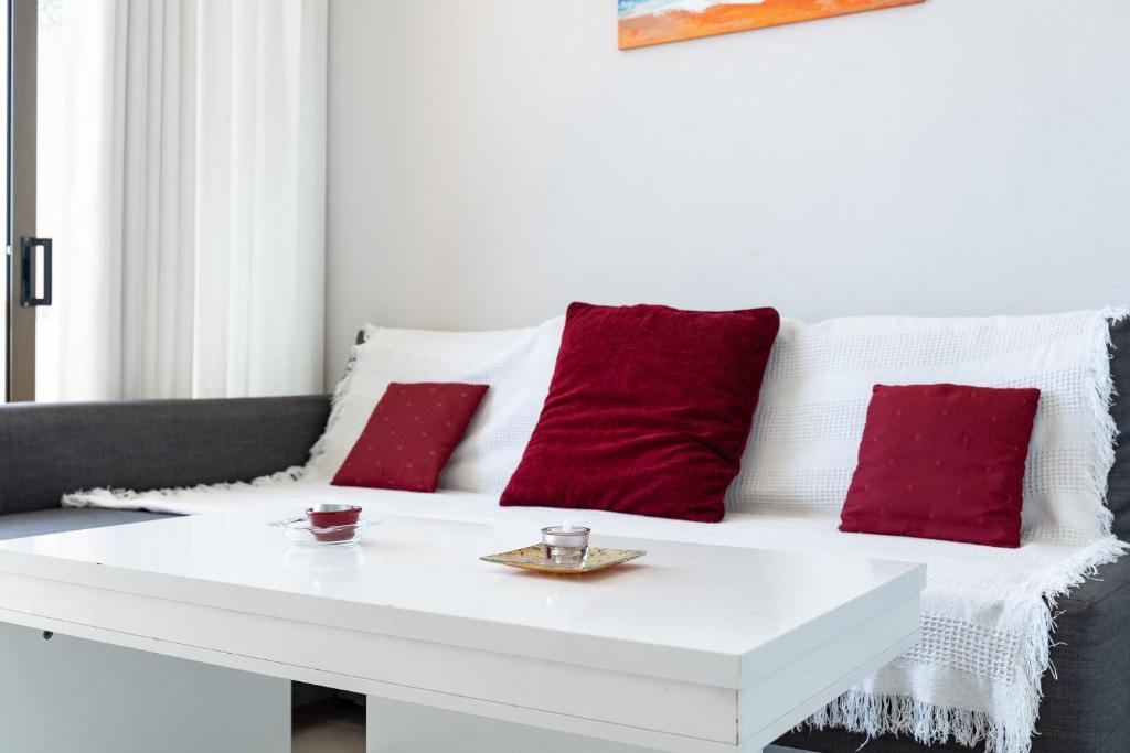 Posezení v ubytování Stunning marina view apartment