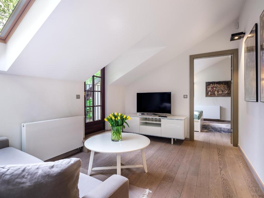 Tyzenhauz Villas - 11