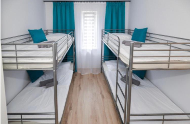Dom z jacuzzi & tarasem całoroczny do 10 osób DOM NA PROMOWEJ - LAS, Zator - Villa De Dos Dormitorios