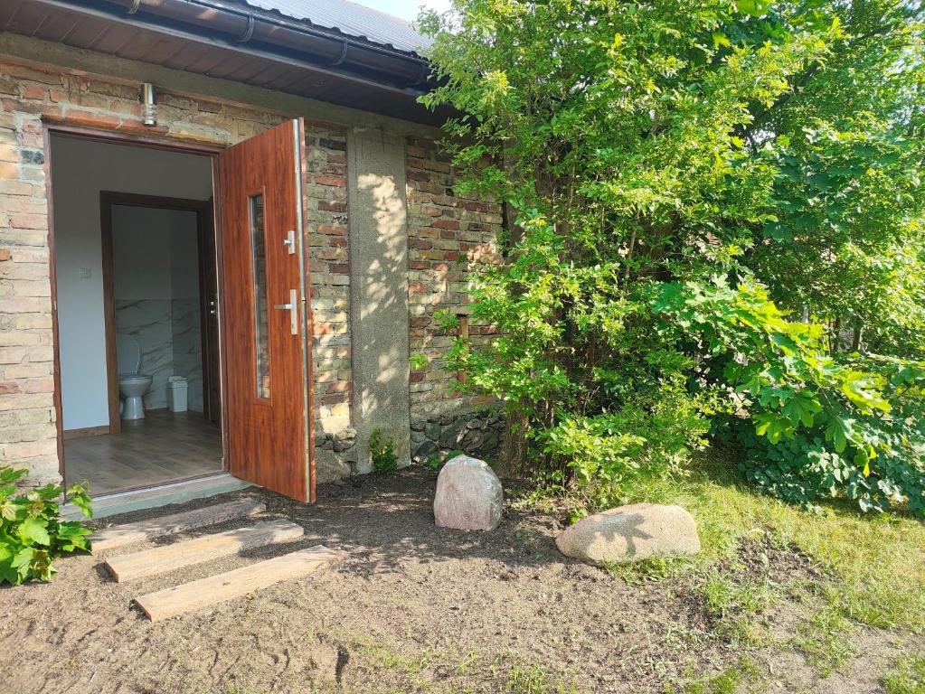 Zahrada ubytování Dolistówka Apartamenty, pole namiotowe, balia z jacuzzi, ogród warzywny dla gości, plac zabaw dla dzieci