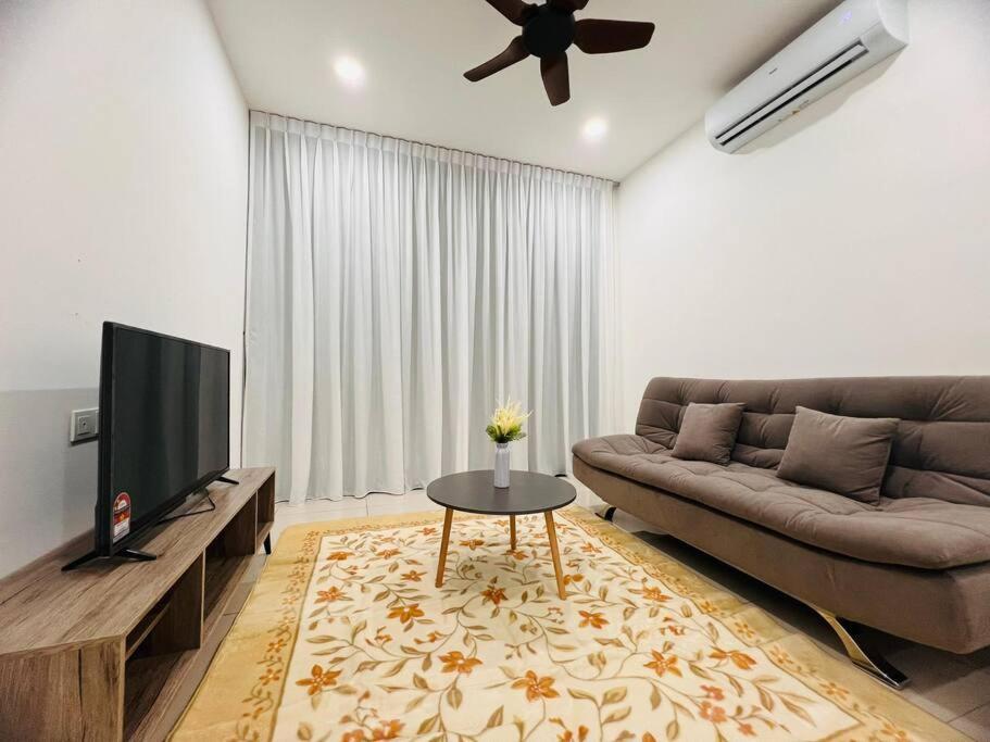 Home at Tropics, Kuching (updated prices 2024)
