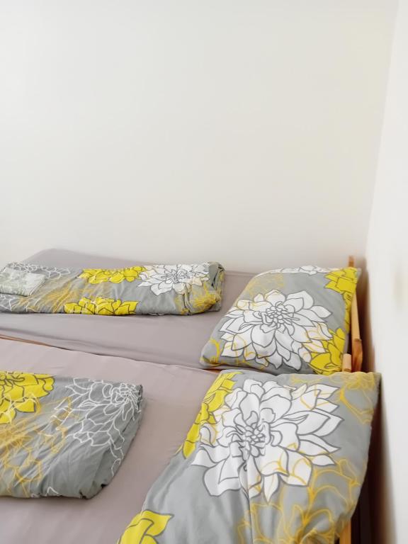 Postel nebo postele na pokoji v ubytování Holub apartment in city centrum