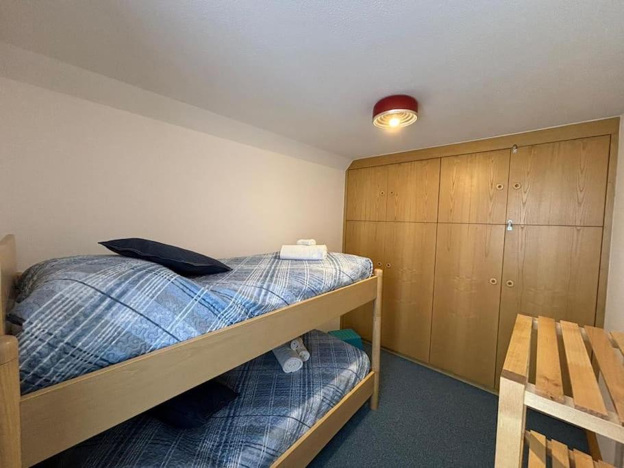 Postel nebo postele na pokoji v ubytování Lake Como Serenity Suite